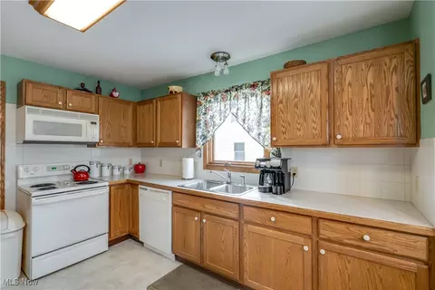 2706 Marsh Ave NW, Canton, OH 44708 photo 14