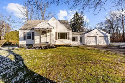 3441 Bell Wick Rd, Hubbard, OH 44425