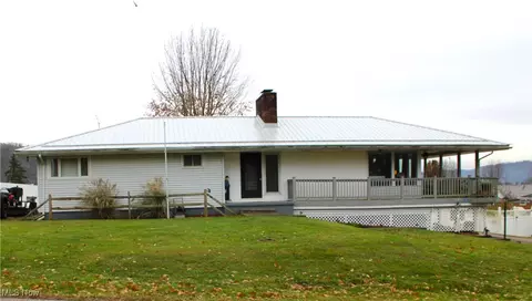95 Northgat Dr, New Martinsville, WV 26155