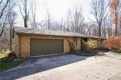 1280 Oak Knoll Dr, Akron, OH 44333