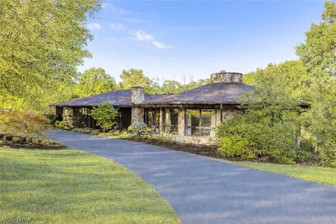 72 W Wildwood Dr, Parkersburg, WV 26101