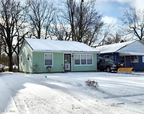 16802 Lipton Ave, Cleveland, OH 44128