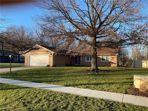 18312 Potomac Dr, Strongsville, OH 44136