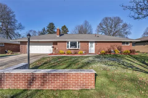 357 Hollywood Ave, Cuyahoga Falls, OH 44221