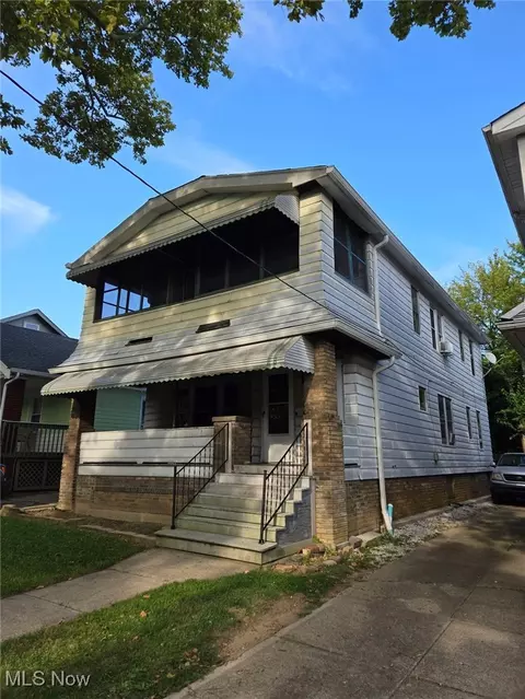 3615 W 122nd St, Cleveland, OH 44111