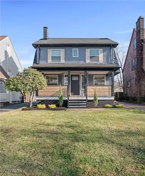 1147 Quilliams Rd, Cleveland Heights, OH 44121