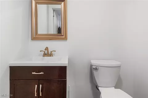 Bath - 34663 White Rd, Willoughby Hills, OH 44092 photo 3 of 3