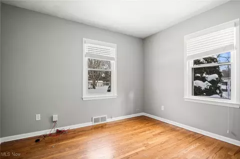 Bedroom - 34663 White Rd, Willoughby Hills, OH 44092 photo 1 of 6