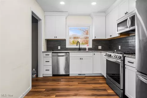 Kitchen - 34663 White Rd, Willoughby Hills, OH 44092 photo 2 of 2