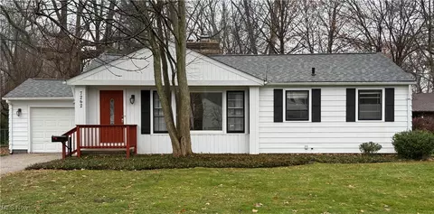 7262 Longview Ave, Mentor, OH 44060