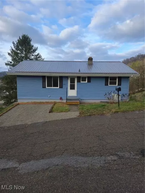 68437 Elm St, Bridgeport, OH 43912