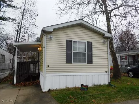 3560 Orchard Dr #D19, Stow, OH 44224