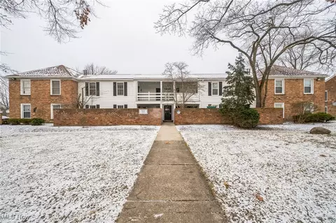 26 Trenton Sq #T43, Euclid, OH 44143