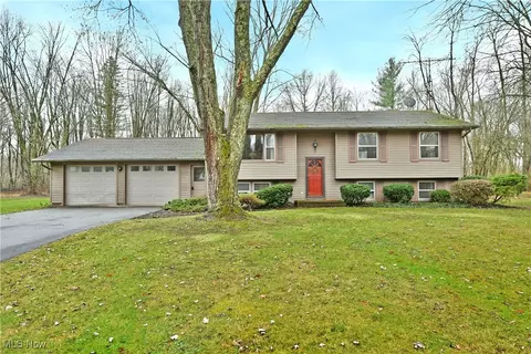 6121 Eagle Creek Rd, Leavittsburg, OH 44430