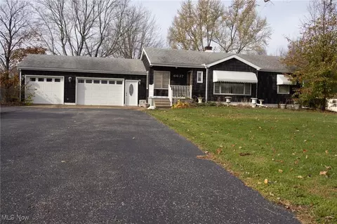 6637 Center Rd, Ashtabula, OH 44004