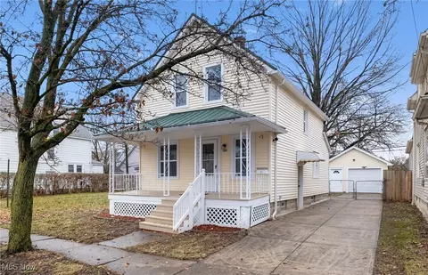 2907 Roanoke Ave, Cleveland, OH 44109