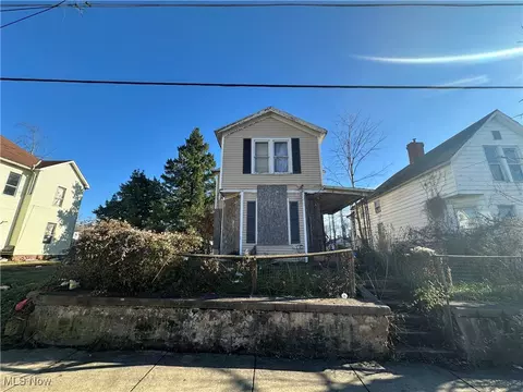 1412 Spring St, Parkersburg, WV 26101