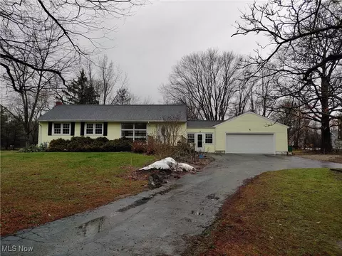 13038 Woodin Rd, Chardon, OH 44024