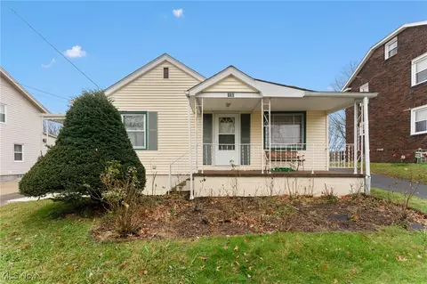 490 12th St, Campbell, OH 44405