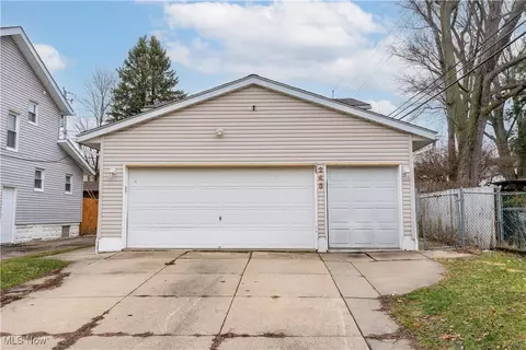 245 Clinton Ave, Akron, OH 44301