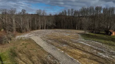 11075 Center Rd, Garrettsville, OH 44231