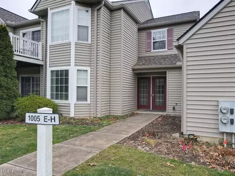 1005 Canyon View Rd #F, Sagamore Hills, OH 44067