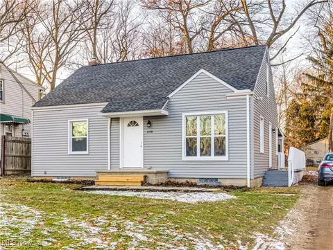 839 Magnolia Ave, Cuyahoga Falls, OH 44221