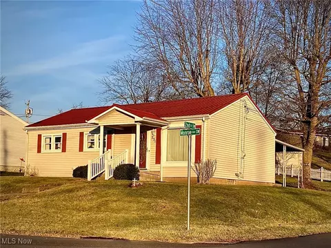 221 Monroe Ave SW, Carrollton, OH 44615