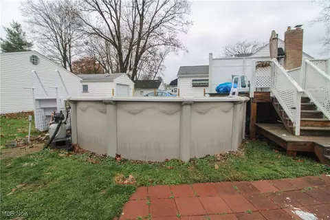 Exterior - 244 Shields Rd, Youngstown, OH 44512 photo 6 of 7