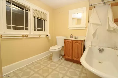 Bath - 244 Shields Rd, Youngstown, OH 44512 photo 3 of 3