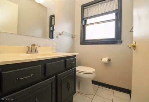 Bath - 244 Shields Rd, Youngstown, OH 44512 photo 1 of 3
