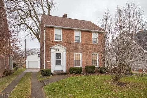 1740 Wright Ave, Rocky River, OH 44116