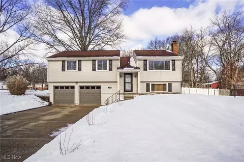 180 Guise Park Dr, Munroe Falls, OH 44262