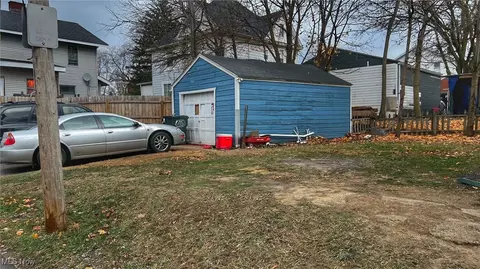 2115 2nd St SE, Canton, OH 44707 photo 3