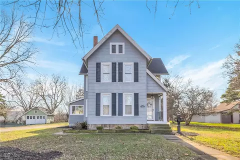 5231 South St, Vermilion, OH 44089