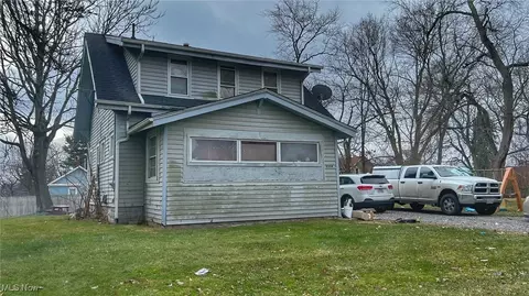 2354 3rd St SE, Canton, OH 44707