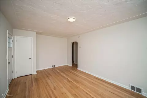 Living - 139 Dilworth St, Elyria, OH 44035 photo 3 of 3