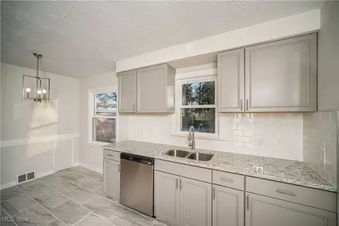 Kitchen - 139 Dilworth St, Elyria, OH 44035 photo 1 of 2