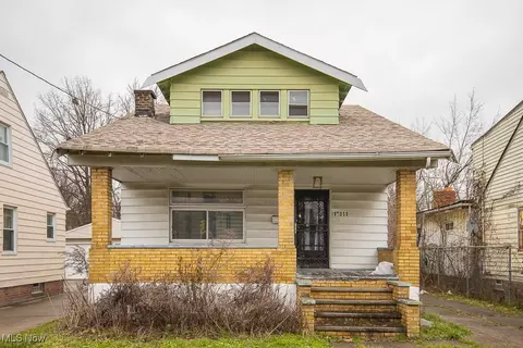 16311 Lotus Dr, Cleveland, OH 44128