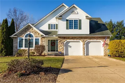 190 Ravenglass Blvd, Amherst, OH 44001