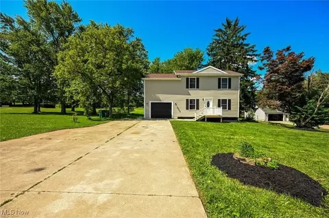 Exterior - 7613 Jefferson Rd, Ashtabula, OH 44004 photo 2 of 4