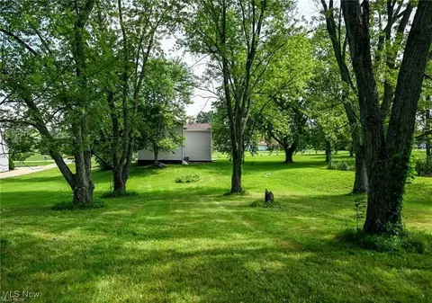 Exterior - 7613 Jefferson Rd, Ashtabula, OH 44004 photo 3 of 4