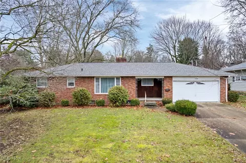 2222 Little John Ln, Wooster, OH 44691