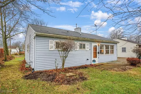 2714 Goble Dr, Lorain, OH 44055