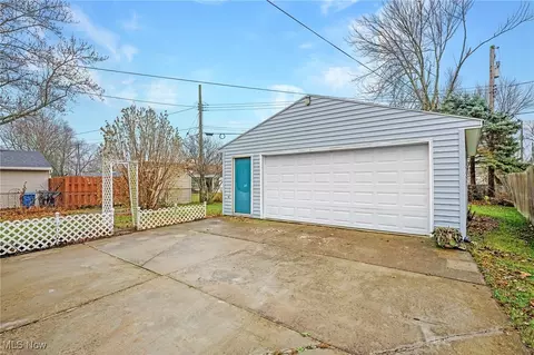 2714 Goble Dr, Lorain, OH 44055 photo 3