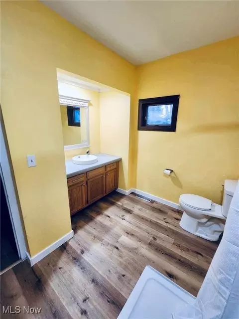 Bath - 10667 Maple Ct, Minerva, OH 44657 photo 2 of 2