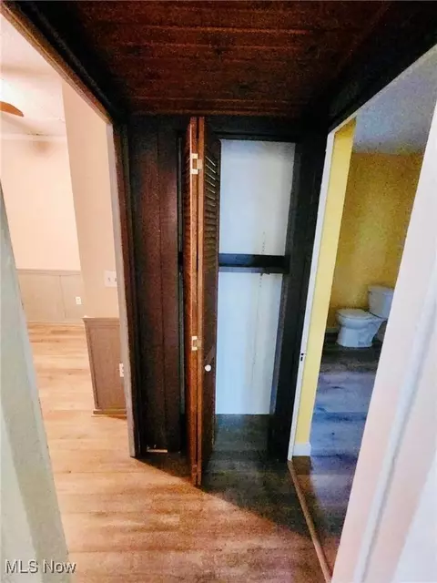 Entry Way - 10667 Maple Ct, Minerva, OH 44657 photo 1 of 2