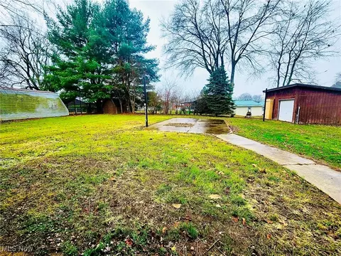 Exterior - 10667 Maple Ct, Minerva, OH 44657 photo 2 of 2