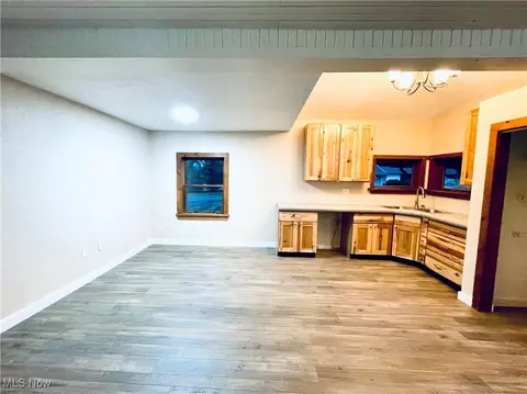 Living - 10667 Maple Ct, Minerva, OH 44657 photo 5 of 5