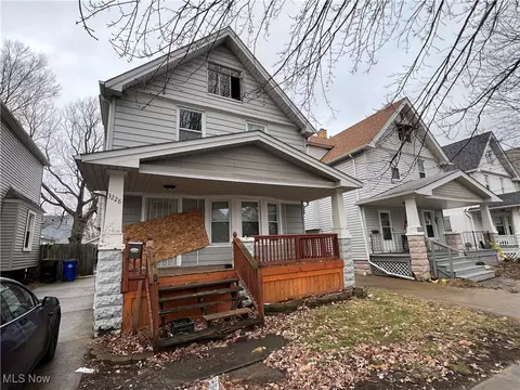 3228 W 88th St, Cleveland, OH 44102